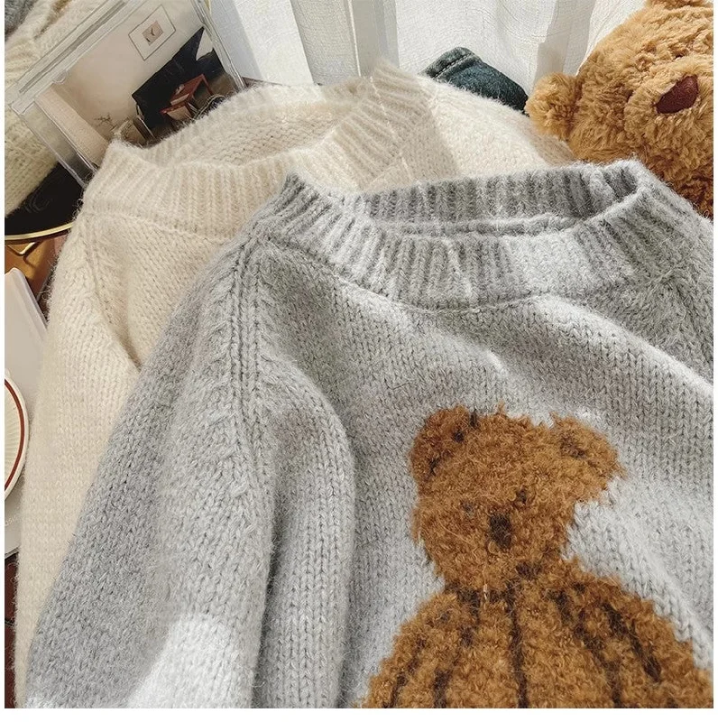 bear round neck sweater for women new style casual long-sleeved sweater    S4822