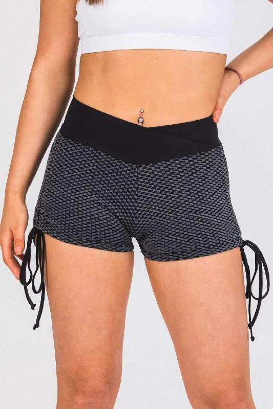 LUNA SCRUNCH BUM SHORTS - BLACK